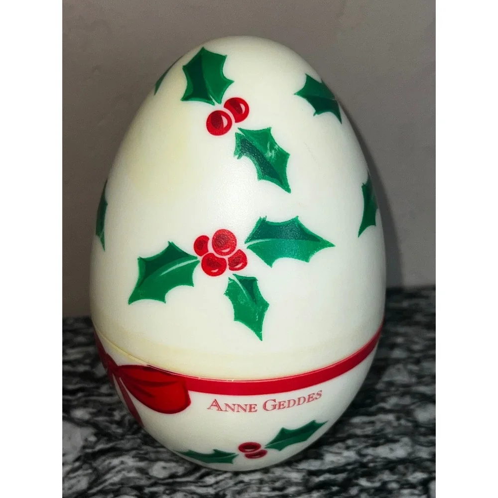 Anne Geddes 2005 Vintage Christmas Holly Berry Plastic Egg Container‎ Only
